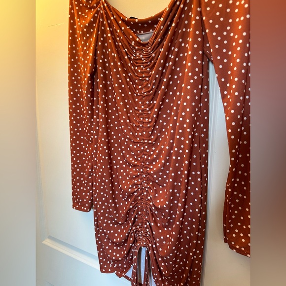 PrettyLittleThing Ruched Front Long Sleeve Bodycon Dress - Picture 5 of 8